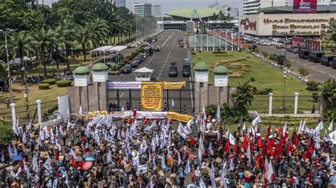 Breaking News: Demonstrations Erupt in Jakarta Today, Demanding Change