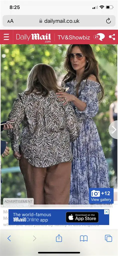 Daily Mail TV Showbiz US: Your Daily Dose of Entertainment News