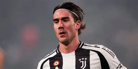 Dušan Vlahović: The Serbian Striker Striving for Glory in Juventus and Beyond