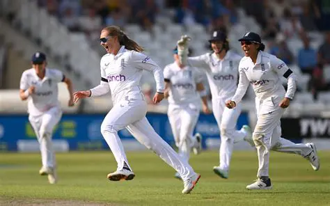 England Women vs Australia Women: The Ashes Rivalry Ignites on the Cricket Pitch