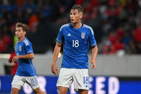 Francesco Pio Esposito: De Opkomst van een Voetbalwonder uit België