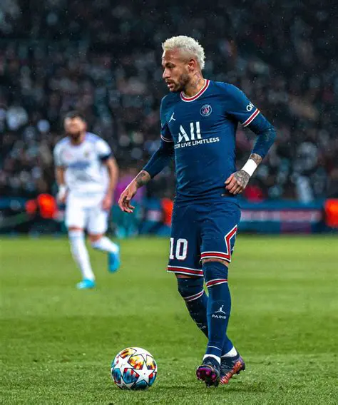 Neymar Jr.'s Dazzling Skills, Goals & Fan Reactions: A Deep Dive
