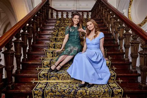 Nienke Latten's 'Hilf Mir Durch Die Nacht': A Deep Dive into the Haunting Melody