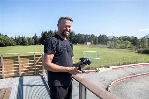 Racing: Farten, Spenningen og Menneskets Uslukkelige Drøm om Konkurranse