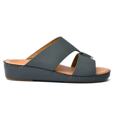Sandal Arab Saudi Wanita: A Fusion of Tradition, Comfort, and Modern Elegance