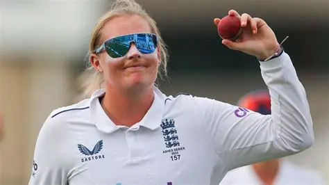 Sophie Ecclestone: ইংল্যান্ডের তরুণী স্পিন বিস্ময়ের উত্থান এবং টি-টোয়েন্টি ক্রিকেটে তার প্রভাব