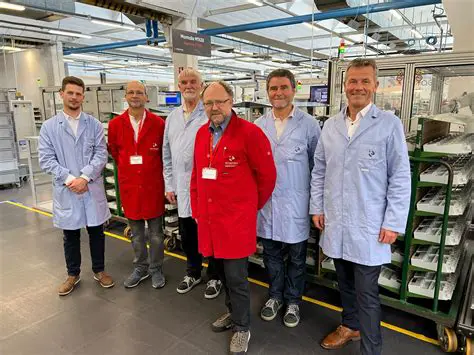 Decoding Healthcare on Screen: TV Portrayals of Doctors, Hospitals, and German Social Security (DRV & KBS)