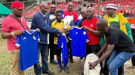 Westbury: Umkhulu Kwisizwe SamaXhosa, Nembali Yayo Enothando